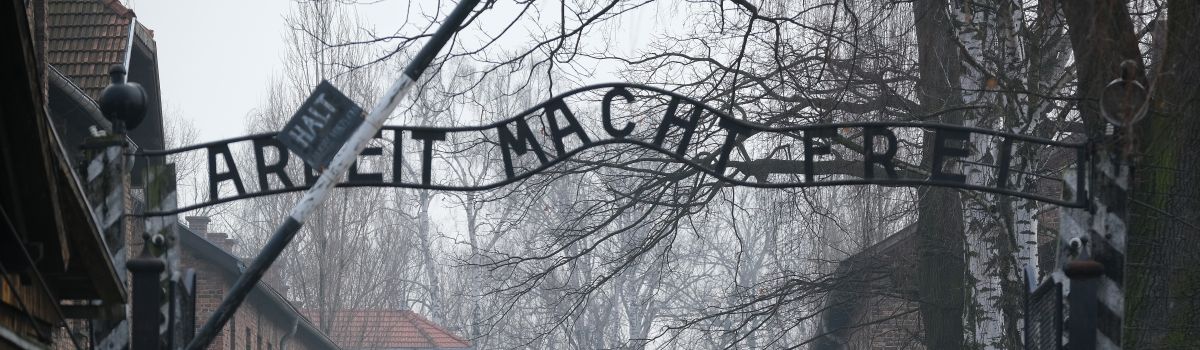 Work makes free gates at Auschwitz