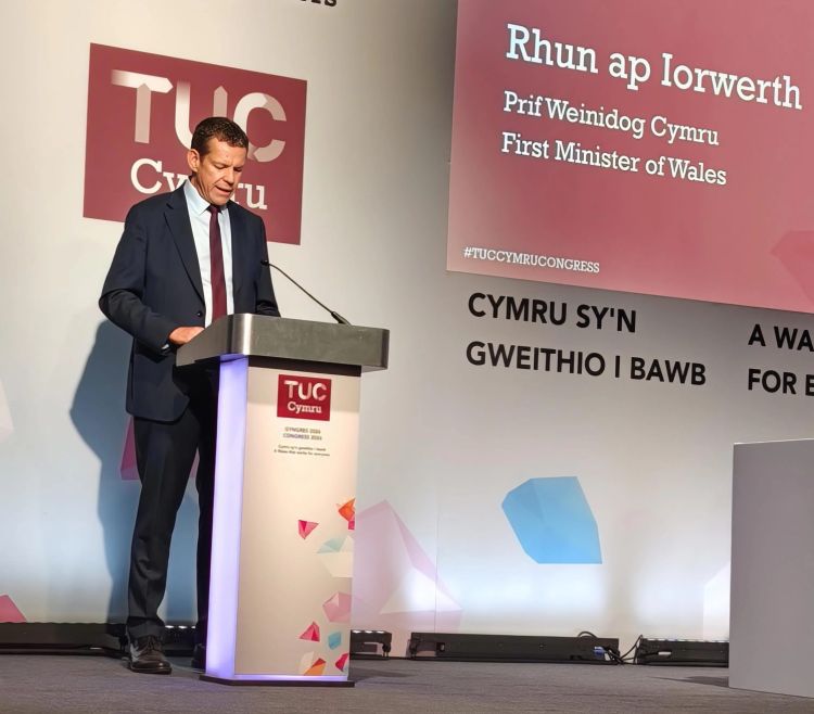 Prif Weinidog Rhun ap Iorwerth MS addresses TUC Cymru Congress 