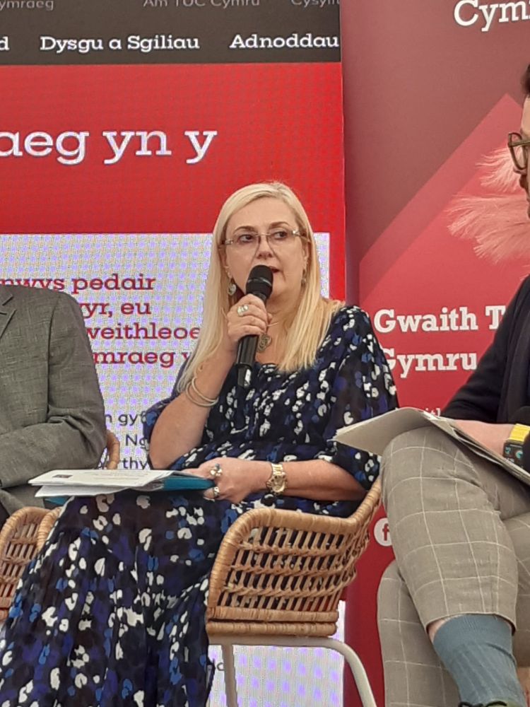 Mewn Undod mae Grym: Undebau a Chyflogwyr yn ymrwymo i Siarter Twf TUC Cymru 