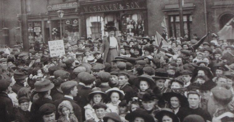 Mary Macarthur addressing the crowds