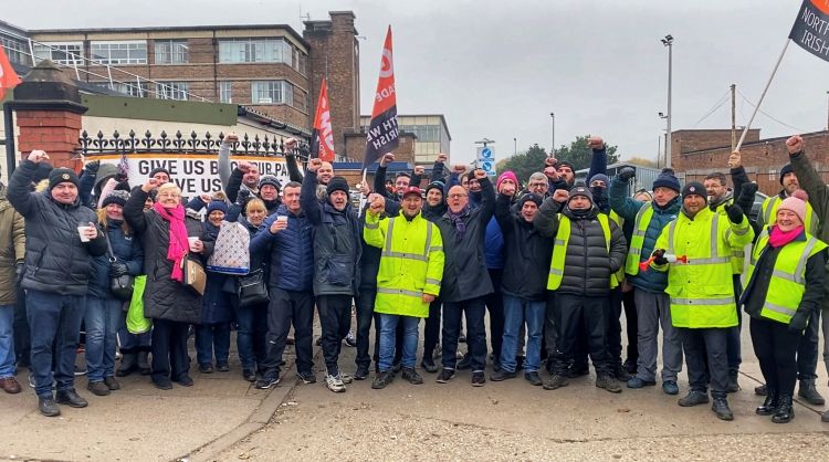 gmb members on picket line