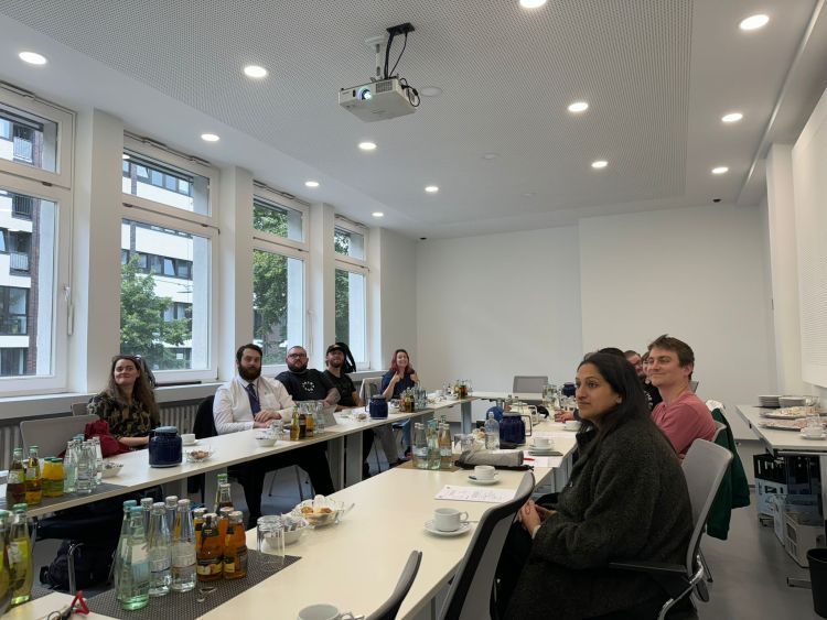 taith Pontio Teg i Dusseldorf
