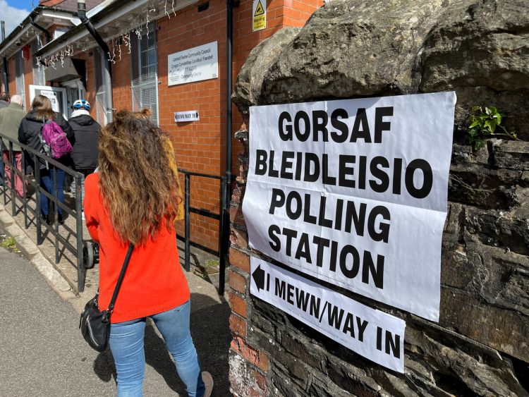 Polling station sign 