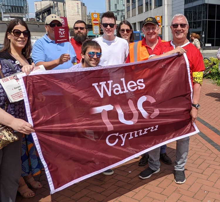 Fair pay for all - solidarity with striking workers