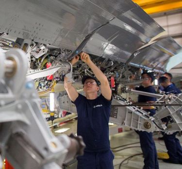 Engineering workers at Airbus in Bristol. Photo: Matt Cardy / Stringer