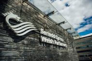 Mae Cymru wedi ethol Senedd newydd. 