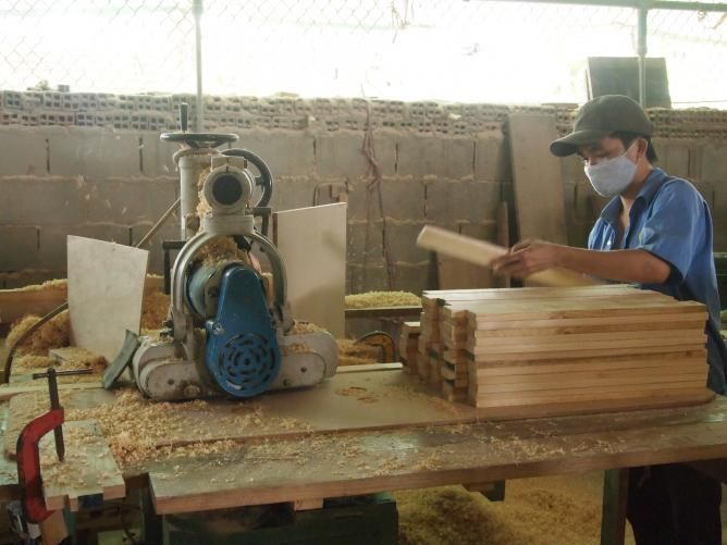 Worker in furniture factory in Vietnam